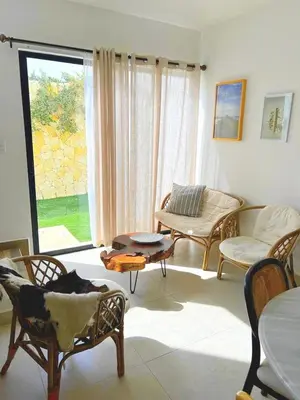 Zona de estar de Excelente Casa en Zona de Cerritos en Frente a Alberca - Azul Pacífico I