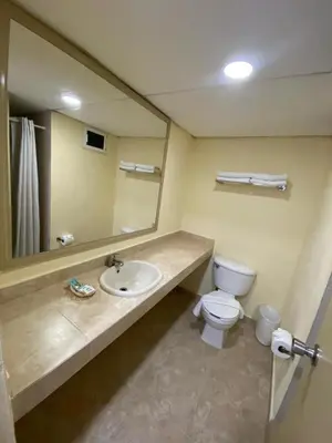 Un baño de HOTEL SALVADOR