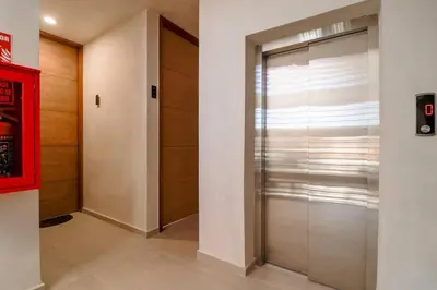 Plano de Brand new apt - pool in terrace - beach 1 minute!