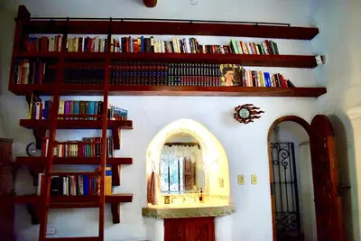 Biblioteca en el lodge