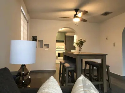 Una cocina o zona de cocina en Hermosa y cómoda casa