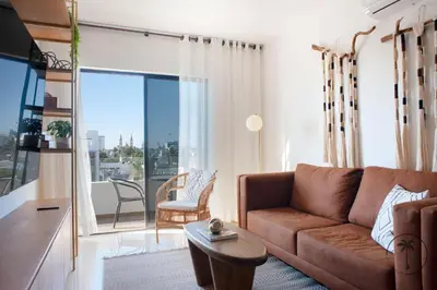 Zona de estar de Comfy Apartment with Stylish Furnishings & Private Balcony - Antigua