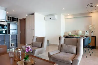 Una cocina o zona de cocina en Stylish Apt. w/ Rooftop, Infinity Pool & Sea View