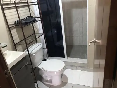 Un baño de Olímpica - Room Plata - 5 Min Malecón