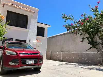 Plano de Vista al mar y alberca privada en Sector Bahía