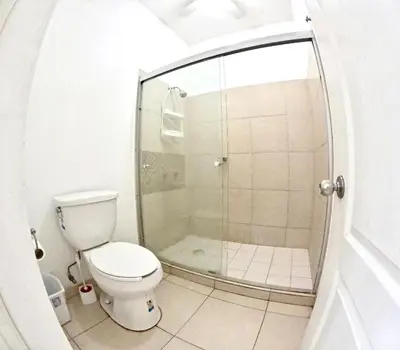 Un baño de PB 2 recamaras, alberca y futbolito