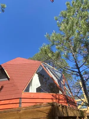 Edificio en el que se encuentra el camping