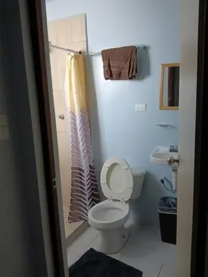 Un baño de Hospedaje JrzConsulado