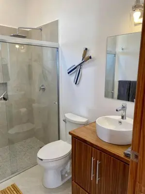 Un baño de CASA SAHUARO con alberca privada, Col El Mirador