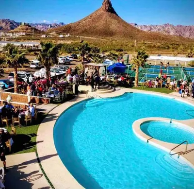 Piscina en o cerca de CASA SAHUARO con alberca privada, Col El Mirador