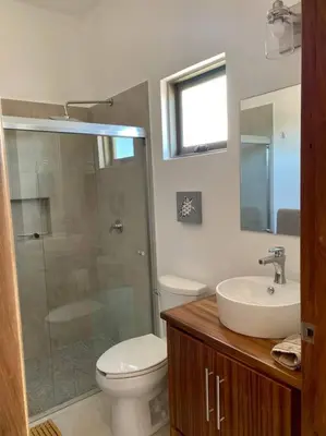 Un baño de CASA SAHUARO con alberca privada, Col El Mirador