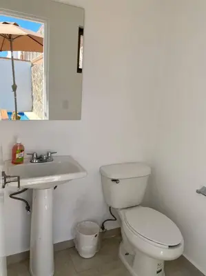 Un baño de CASA PITAHAYA con alberca privada Col El Mirador