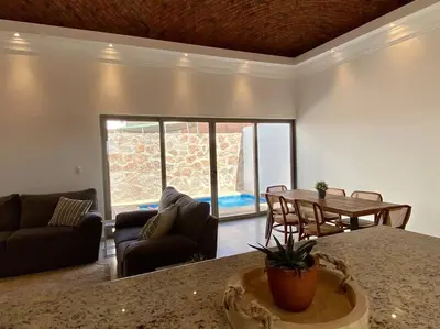 Zona de estar de CASA PITAHAYA con alberca privada Col El Mirador