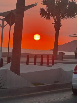 Amanecer o atardecer desde la casa o chalet o alrededores