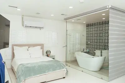 Un baño de Luxury Lofts With Private Pool