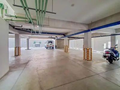 Plano de Bonito condo Zona Dorada con Piscina y Cochera