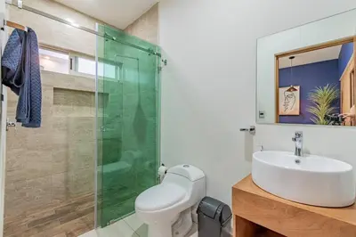 Un baño de LOFT El Azul en Centro Historico con Cama King