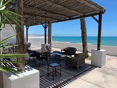 Plano de Three Palms right on the beach