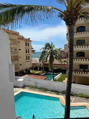 Piscina en o cerca de 2 bdrm - Sleeps 8 -Ocean front -Ocean View