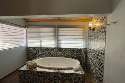 Un baño de Cabaña Alpina