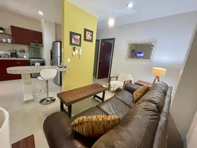 Una cocina o zona de cocina en Charming Condo in Gaviotas Walk to Beach cafes, restaurants within Golden Zone