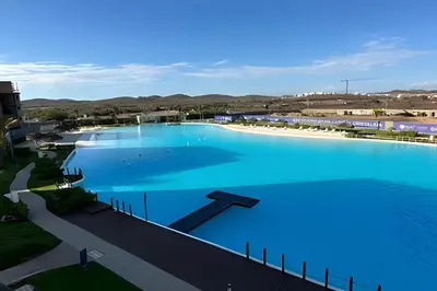 Piscina en o cerca de Lujo en Crystal Lagoons: Paraíso para la familia.