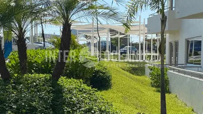 Jardín al aire libre en Lujo en Crystal Lagoons: Paraíso para la familia.