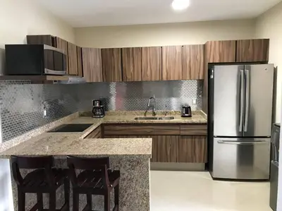 Una cocina o zona de cocina en Excelente Dpto. Marina muy cerca de la playa