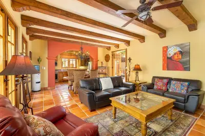 Zona de estar de Extraordinary 3bedrooms home with private pool