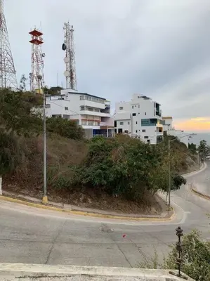 Plano de La casa del cerro con vista al oceano pacifico