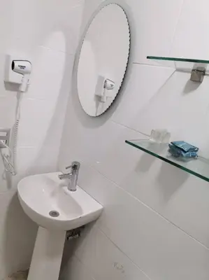 Un baño de Excelente apto muy cerca de la playa 202