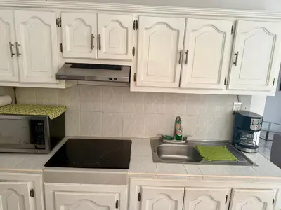 Una cocina o zona de cocina en 302 Excelente apto muy Cerca de Playa