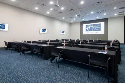 Zona business o sala de conferencias en Holiday Inn Express Hotel & Suites Hermosillo by IHG