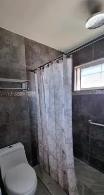 Un baño de Santa Clara Apt