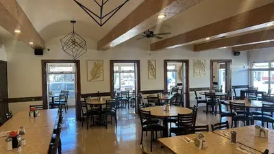 Un restaurante o sitio para comer en Tarahumara Inn