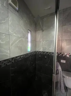 Un baño de GR20acd Elva