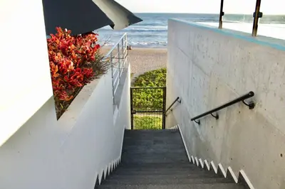 Un balcón o terraza de Brujas Tower- Hermoso departamento a pie de playa.
