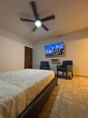 Cama o camas de una habitación en Habitación Roble, cómoda y espaciosa