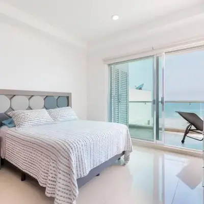 Paraíso Costero Elegante Condo con Vista al Mar