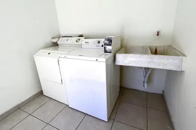 Una cocina o zona de cocina en Depa cerca Del Consulado 3