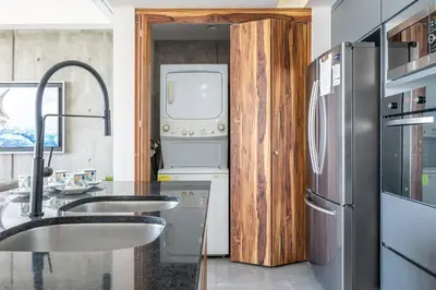 Una cocina o zona de cocina en Piso 18 en Malecon con Vista al Mar