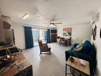 Zona de estar de Departamento en el centro de Mazatlán para parejas