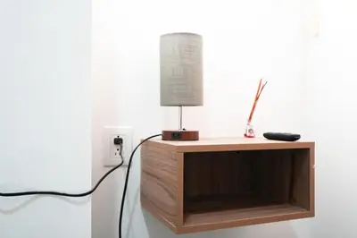 Plano de Central Business Trip and Couples 1BR 1BA Office