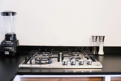 Una cocina o zona de cocina en Quiet-Central 2BR1BA Relaxed Atmosphere