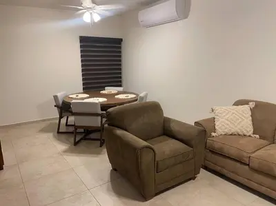 Zona de estar de Casa en zona exlusiva al norte de la ciudad