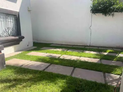 Jardín al aire libre en Bonita casa espaciosa en Residencial Montecarlo