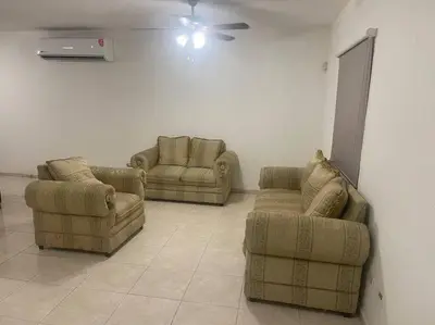 Zona de estar de Bonita casa espaciosa en Residencial Montecarlo