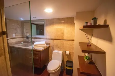Un baño de Condominio en la marina Pacifika