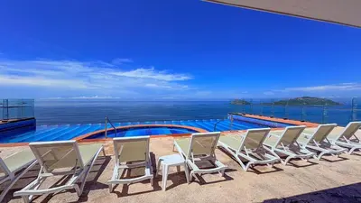 Piscina en o cerca de Torre Central 102: Malecón, Lujo y Vistas de ensueño.
