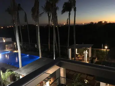 Plano de Moderno Condominio alberca a 800 metros de playa